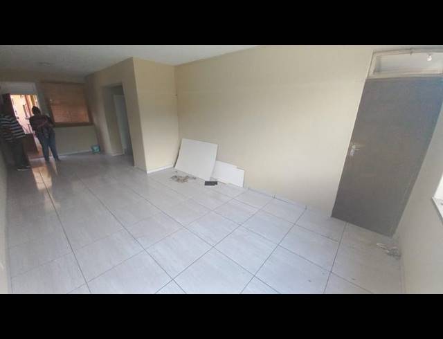1 BEDROOM APARTMENT FOR SALE IN VANDERBIJLPARK CW 2